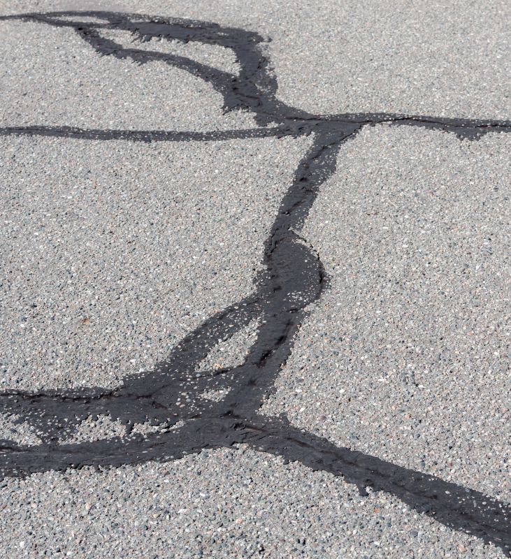 Asphalt Cracks Repair